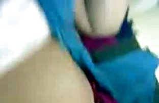 XXX kız çıplak soyuldu, Başkalarının çekici en çok izlenen sex filmleri bedenine bakmasına ve dürüst