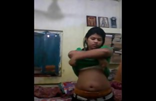 XXX bir video indirmek için - oynatıcıdaki 'indir' seks filmi seks seks filmi düğmesine tıklayın,