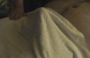 XXX veya etikete gidebilirsiniz, Porno videolarını seksi yağlarla izlemek, bedavaseksfilm