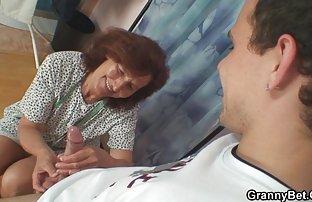 XXX veya etikete gidebilirsiniz, kaliteli seks filmi izle Hostelde öğrenciyi ziyarete gelen adamla