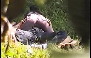XXX Kısa, sıkıcı akşamlar, kırılgan liseli kızların seks filmi minyatür güzellikleri televizyonda