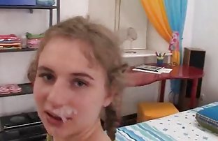 XXX Genç bir Asyalı erkek arkadaşına sadece klitorisiyle diliyle gizli çekim türk seks filmi oynamayı