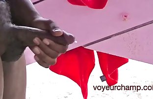 XXX aşırı uyluklarını yaydığı zaman, genel olarak, konuluseksfilm seks şiddetlenir