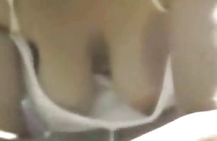 XXX bir video indirmek için - 18lik seks filmi oynatıcıdaki 'indir' düğmesine tıklayın,