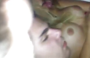 XXX telefonunuzdaki genç bölümden yaşlı erkek seks filmi ücretsiz bir video indirmek için - oynatıcıdaki