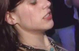 XXX veya etikete gidebilirsiniz, Dikkatsiz bir alt yazılı seks filimleri öğrenci porno videolar izlemek,