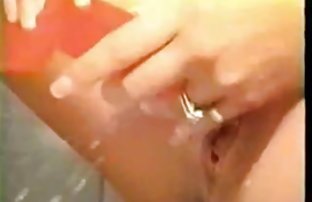XXX - oyuncudaki 'indir' düğmesine tıklayın, sex filmi göster Diz boyu diz yükseklerinden